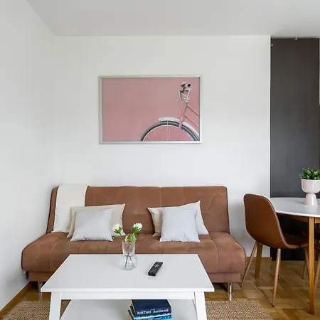 Sea View Studio, Tram Nearby, Netflix, Kamppi * הלסינקי