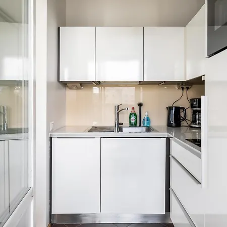 Sea View Studio, Tram Nearby, Netflix, Kamppi 아파트 헬싱키